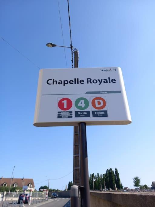 Appartement Le Royal Billy à Dreux Extérieur photo